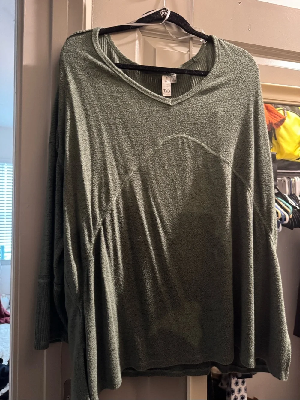 Men's Olive Green Lightweight V-Neck Sweater